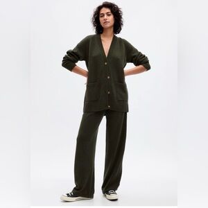 NWT Gap CashSoft Boyfriend Cardigan in Mistletoe Green - Size L